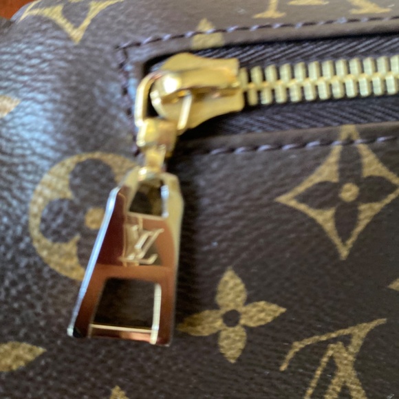 Louis Vuitton Bumbag - Picture 6 of 14